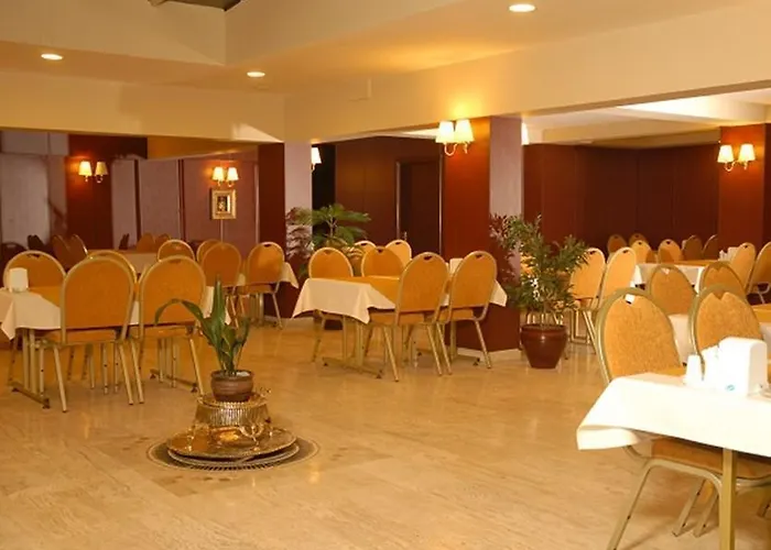 布伊泽尔特莫酒店 3*